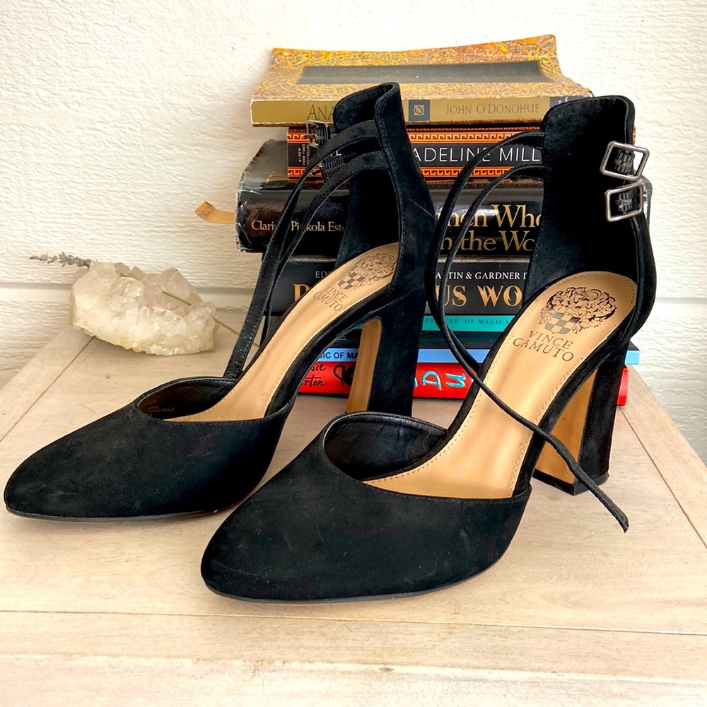 Vince camuto 39
